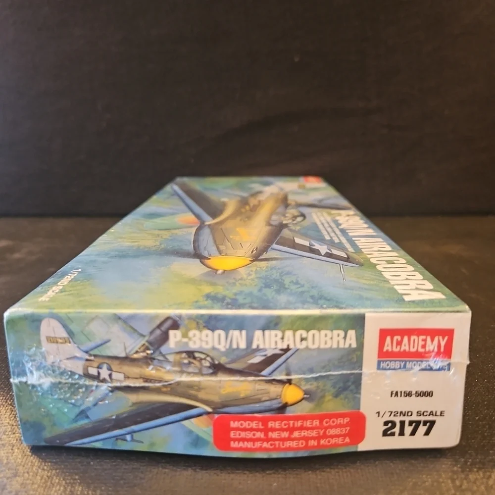 Academy P-39Q/N Airacobra Model‎ Kit